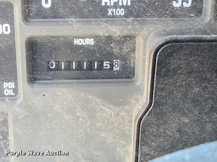 image for item EJ7346 2002 International 4900 dump truck