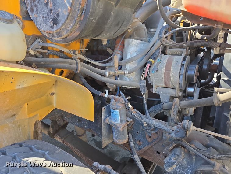 image for item EJ7346 2002 International 4900 dump truck