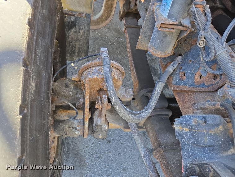 image for item EJ7346 2002 International 4900 dump truck