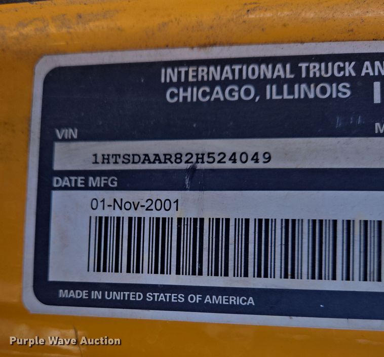 image for item EJ7346 2002 International 4900 dump truck