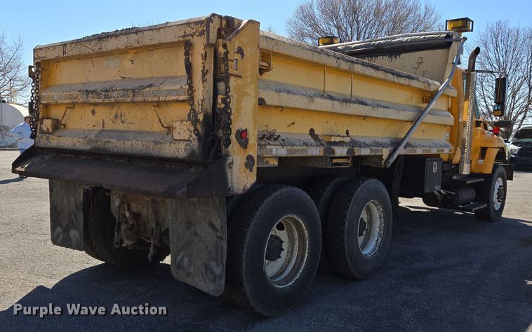 image for item EJ7347 2011 International 7500 dump truck