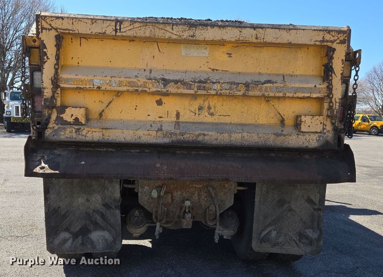 image for item EJ7347 2011 International 7500 dump truck