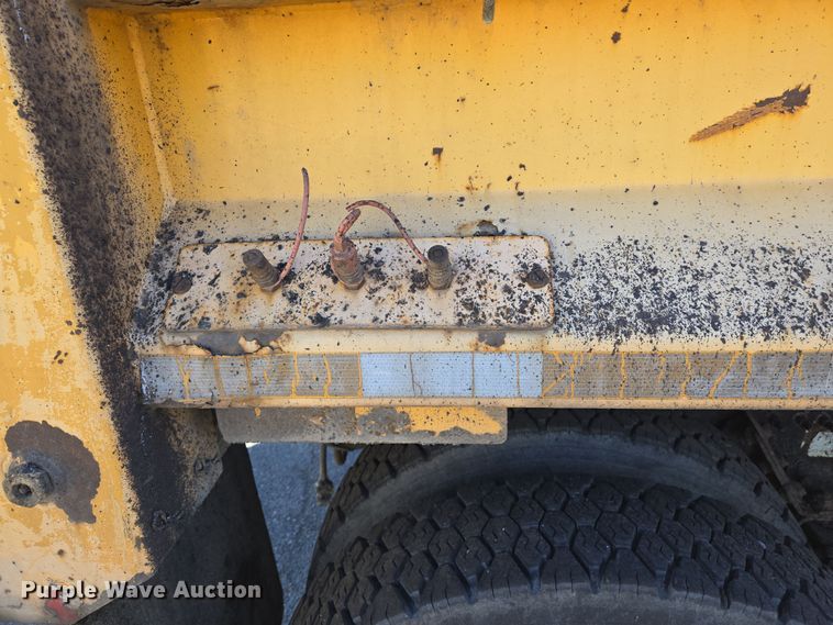 image for item EJ7347 2011 International 7500 dump truck