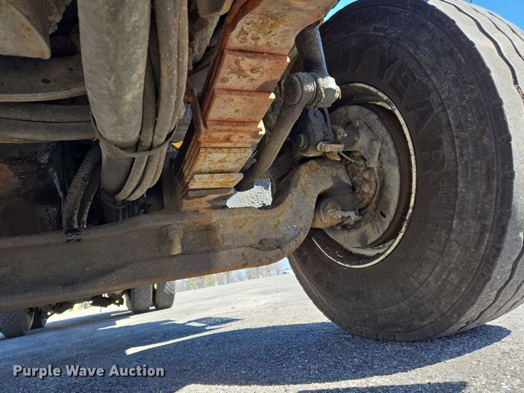 image for item EJ7347 2011 International 7500 dump truck