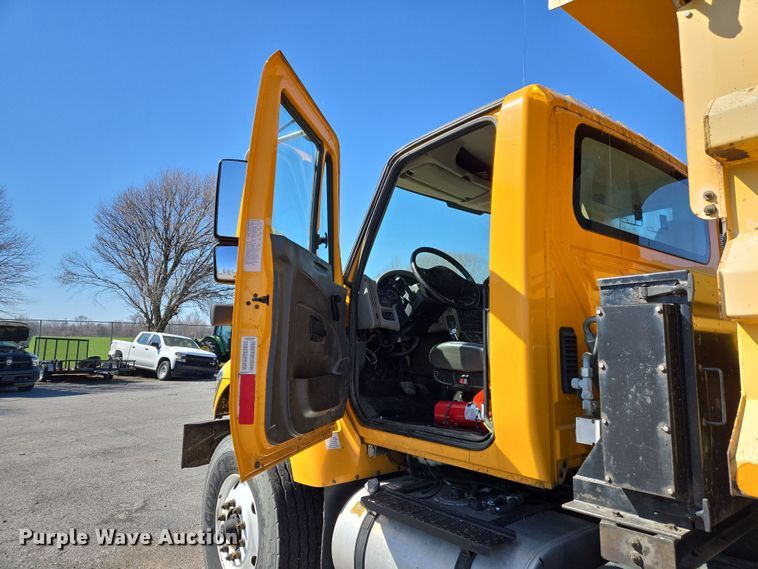 image for item EJ7347 2011 International 7500 dump truck