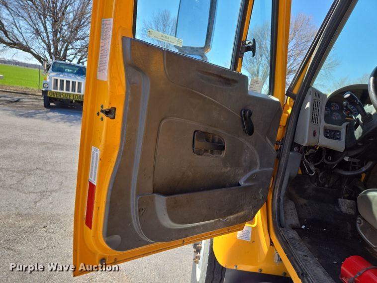 image for item EJ7347 2011 International 7500 dump truck