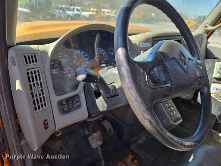 image for item EJ7347 2011 International 7500 dump truck