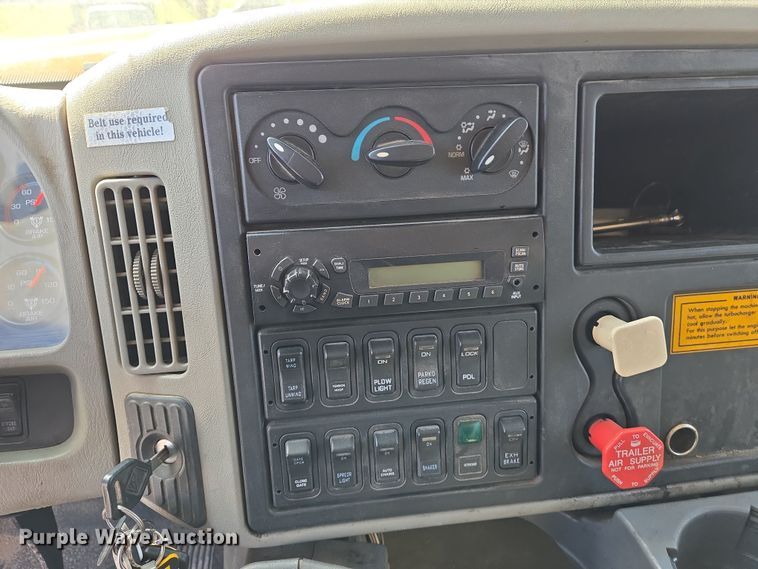 image for item EJ7347 2011 International 7500 dump truck