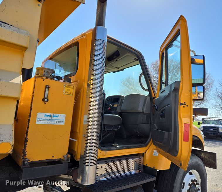 image for item EJ7347 2011 International 7500 dump truck