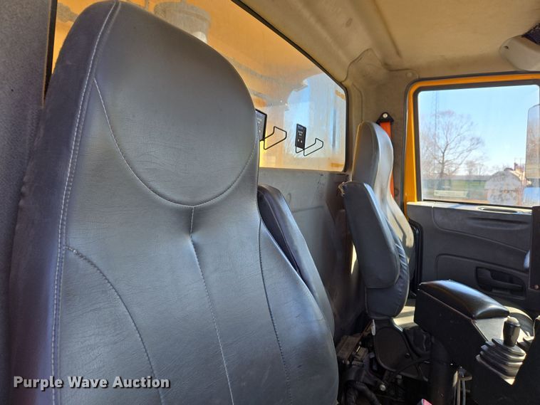 image for item EJ7347 2011 International 7500 dump truck