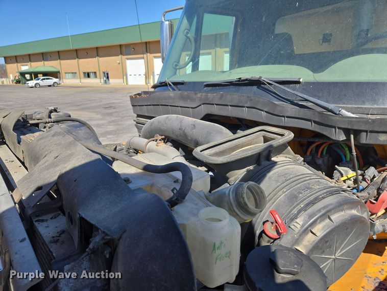 image for item EJ7347 2011 International 7500 dump truck