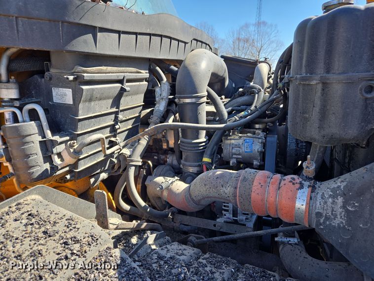 image for item EJ7347 2011 International 7500 dump truck