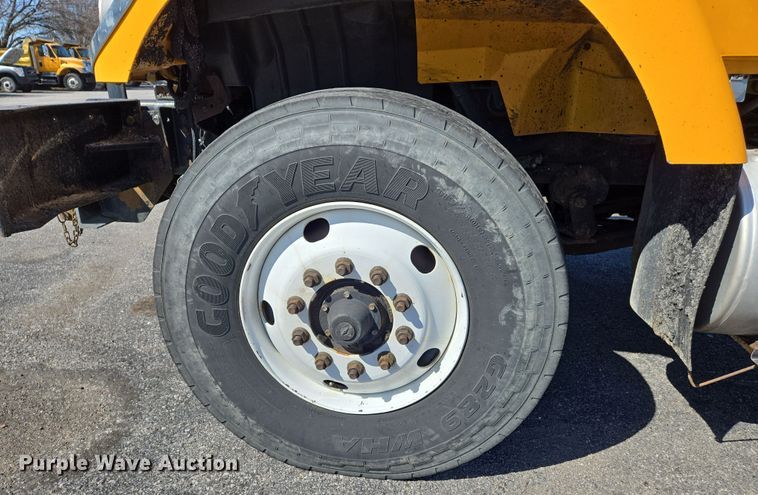 image for item EJ7347 2011 International 7500 dump truck