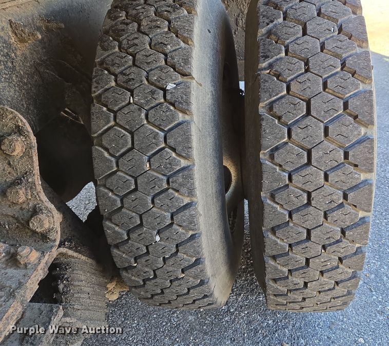 image for item EJ7347 2011 International 7500 dump truck