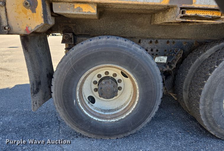 image for item EJ7347 2011 International 7500 dump truck