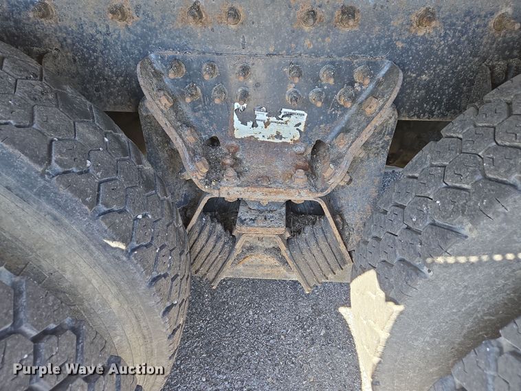 image for item EJ7347 2011 International 7500 dump truck