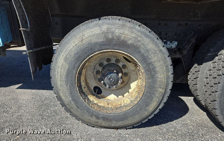 image for item EJ7347 2011 International 7500 dump truck