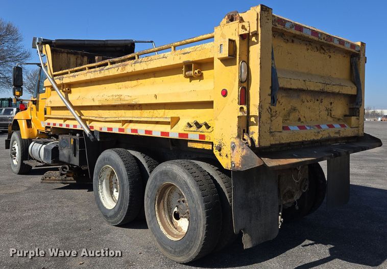 image for item EJ7348 2006 International 7400 dump truck