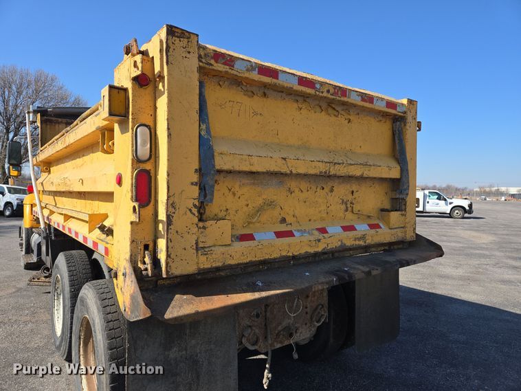image for item EJ7348 2006 International 7400 dump truck