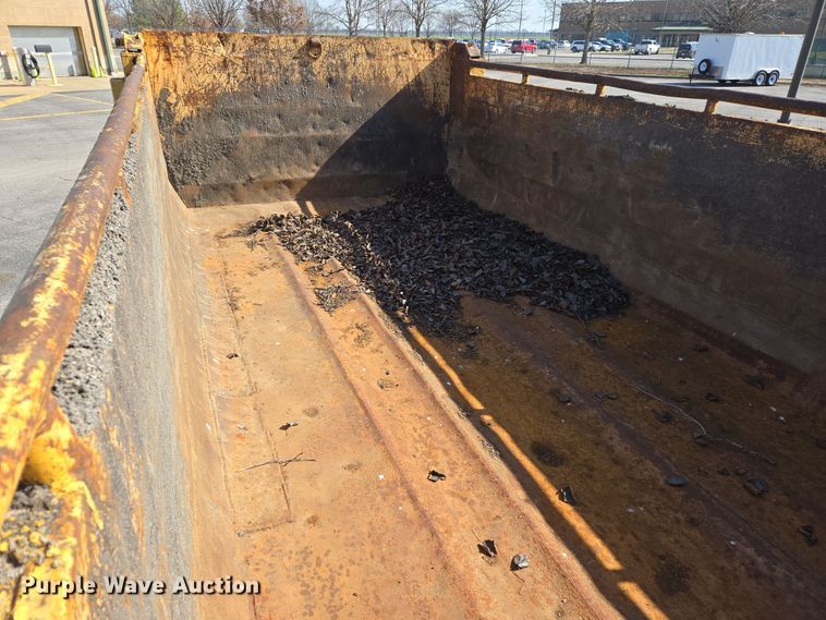 image for item EJ7348 2006 International 7400 dump truck