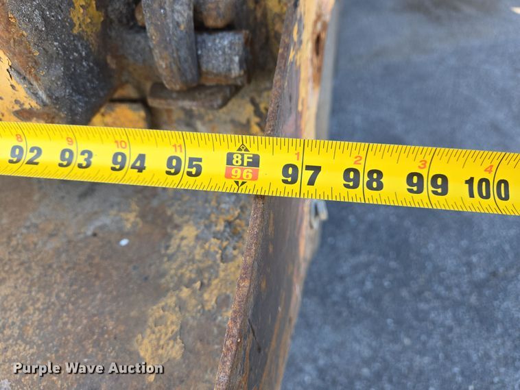 image for item EJ7348 2006 International 7400 dump truck