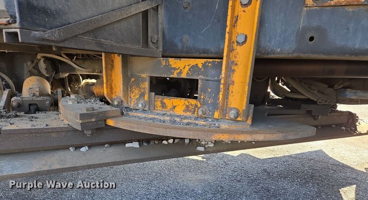 image for item EJ7348 2006 International 7400 dump truck