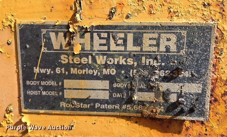 image for item EJ7348 2006 International 7400 dump truck