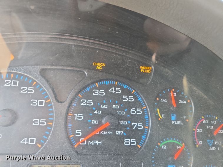 image for item EJ7348 2006 International 7400 dump truck