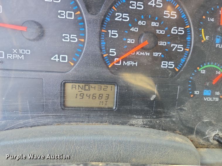 image for item EJ7348 2006 International 7400 dump truck