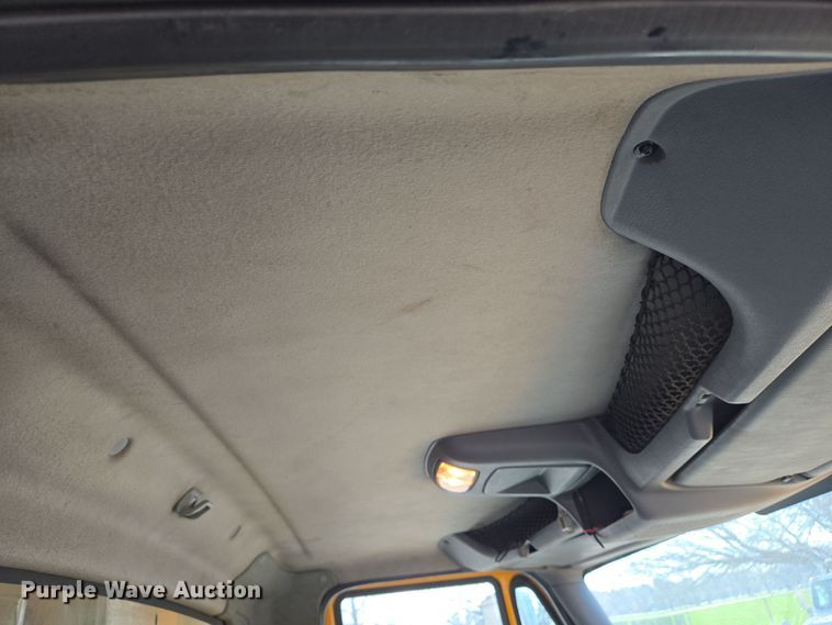 image for item EJ7348 2006 International 7400 dump truck