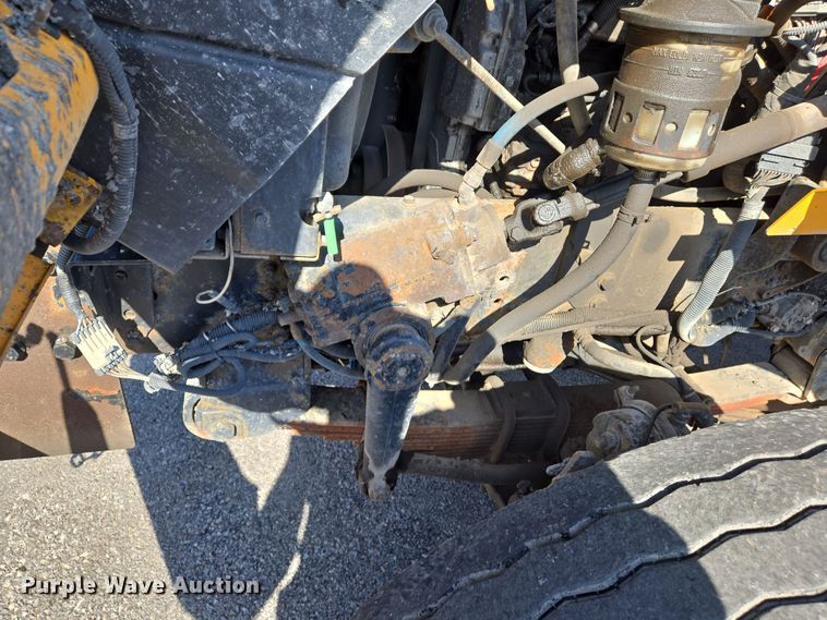 image for item EJ7348 2006 International 7400 dump truck