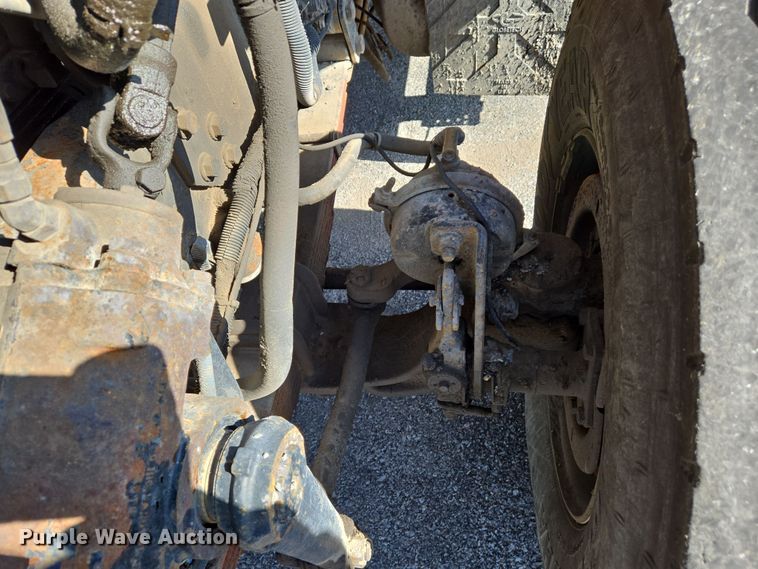 image for item EJ7348 2006 International 7400 dump truck