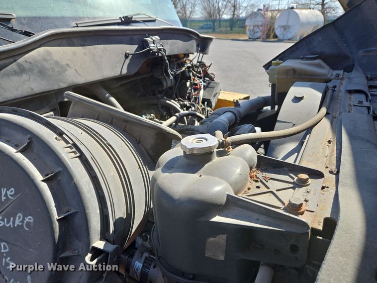 image for item EJ7348 2006 International 7400 dump truck