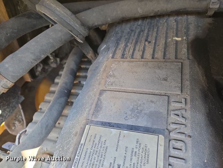 image for item EJ7348 2006 International 7400 dump truck