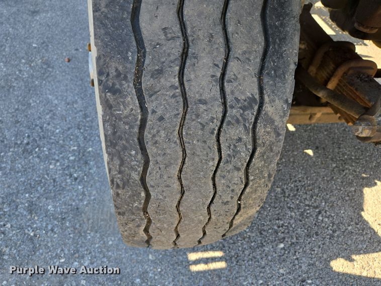 image for item EJ7348 2006 International 7400 dump truck