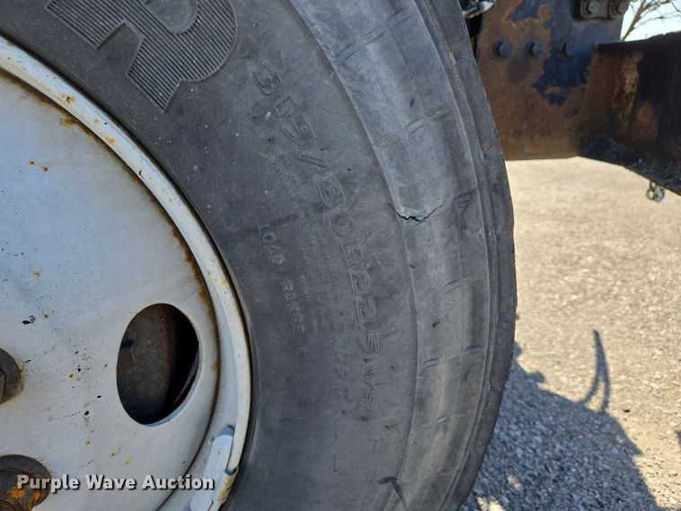 image for item EJ7348 2006 International 7400 dump truck