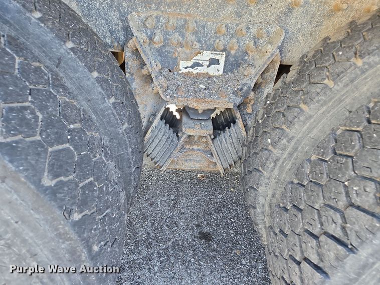 image for item EJ7348 2006 International 7400 dump truck
