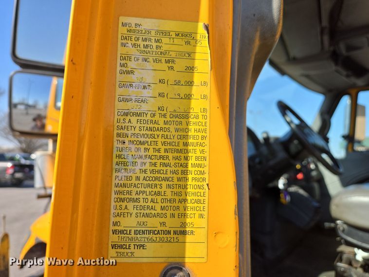 image for item EJ7348 2006 International 7400 dump truck