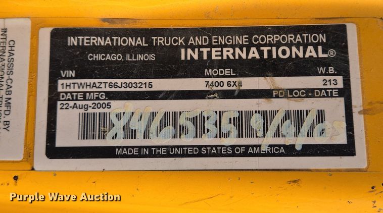 image for item EJ7348 2006 International 7400 dump truck