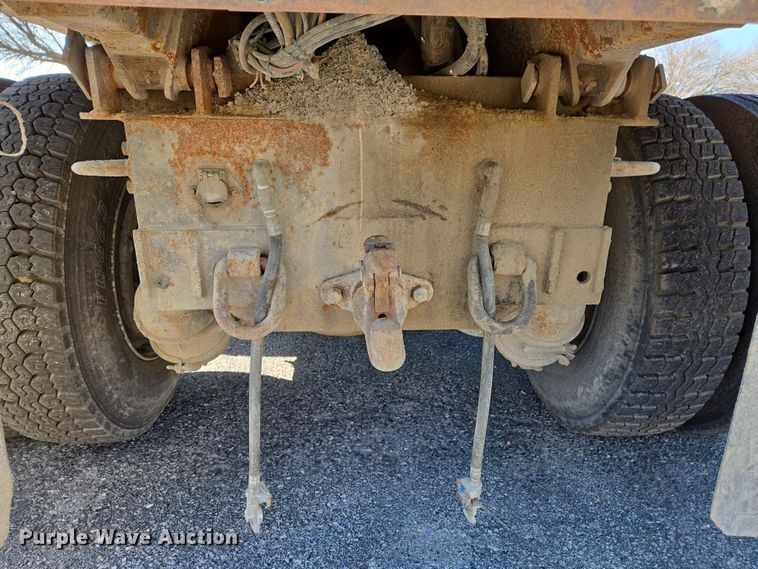 image for item EJ7349 2006 International 7400 dump truck