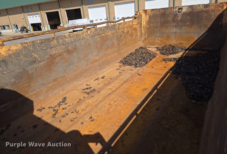 image for item EJ7349 2006 International 7400 dump truck