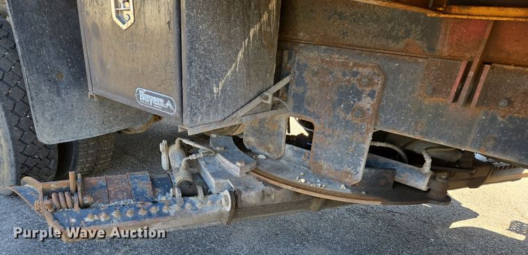 image for item EJ7349 2006 International 7400 dump truck