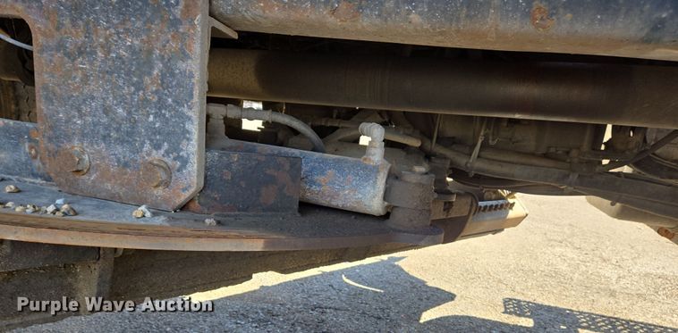 image for item EJ7349 2006 International 7400 dump truck