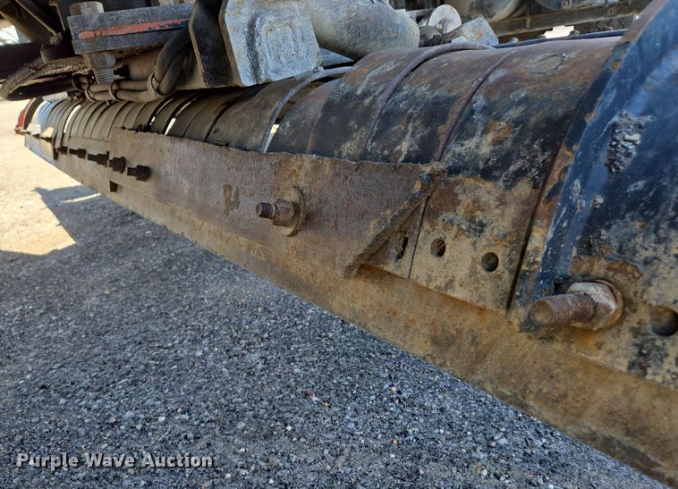 image for item EJ7349 2006 International 7400 dump truck