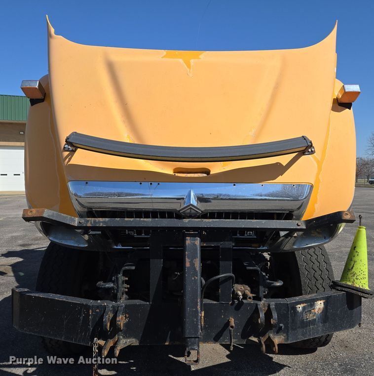 image for item EJ7349 2006 International 7400 dump truck