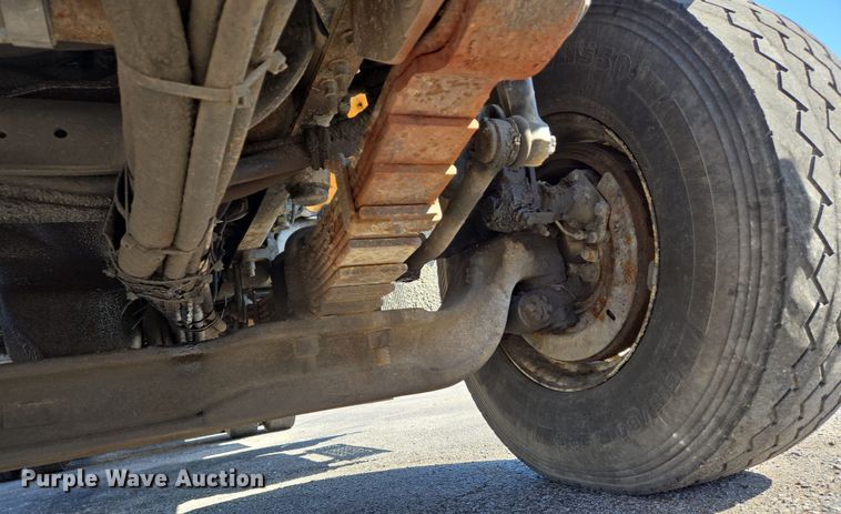 image for item EJ7349 2006 International 7400 dump truck