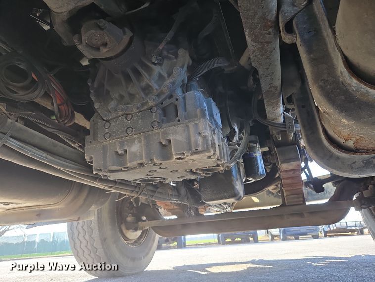 image for item EJ7349 2006 International 7400 dump truck