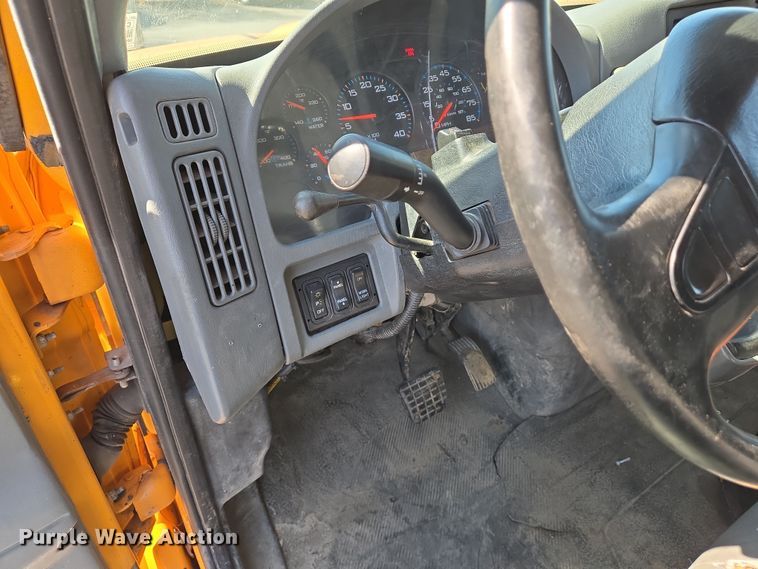 image for item EJ7349 2006 International 7400 dump truck