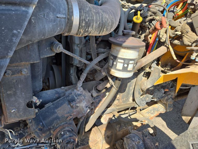 image for item EJ7349 2006 International 7400 dump truck