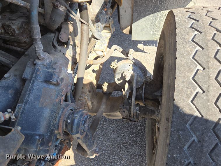 image for item EJ7349 2006 International 7400 dump truck